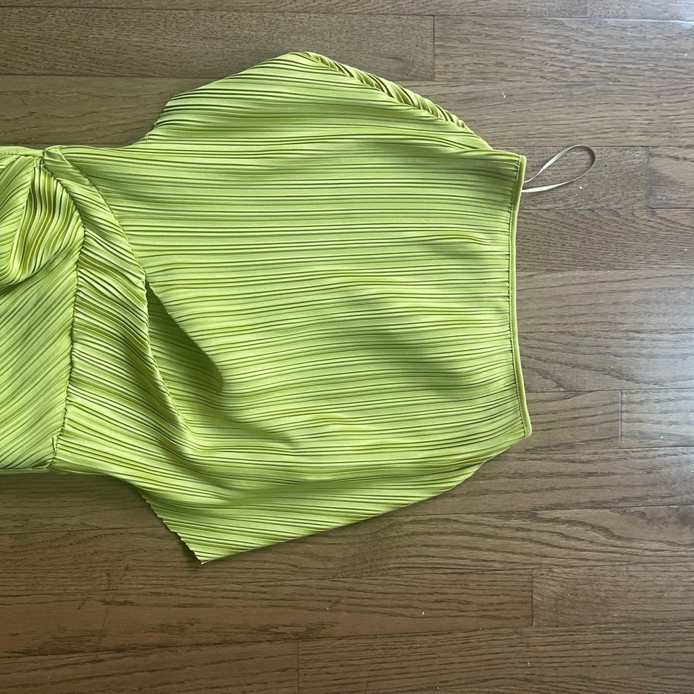 Elegant chartreuse Green Off-Shoulder Dress - Picture 5 of 7